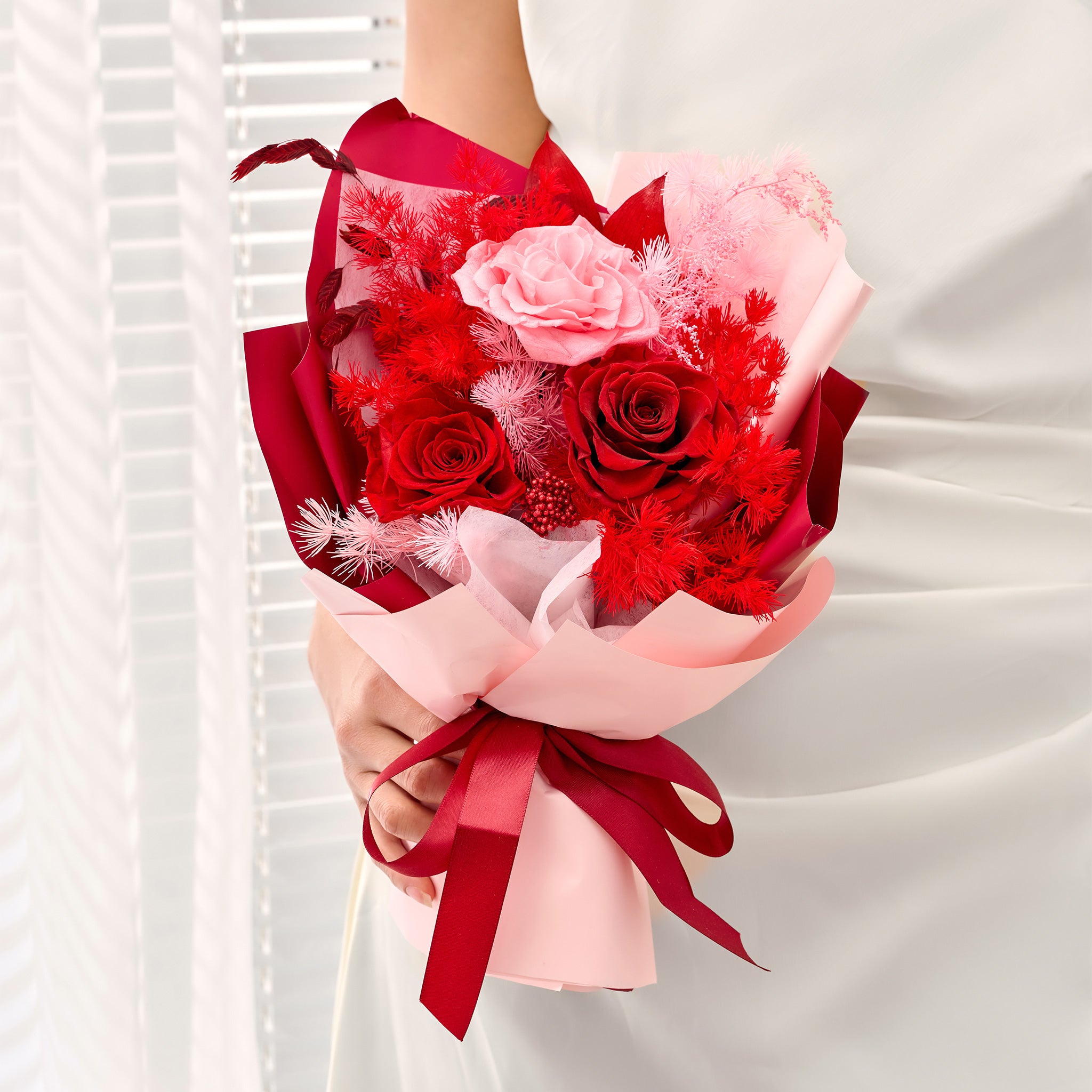 Elena (3 Roses)